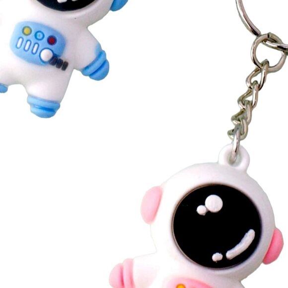 Astronaut Keychains  - Picture 3 of 4